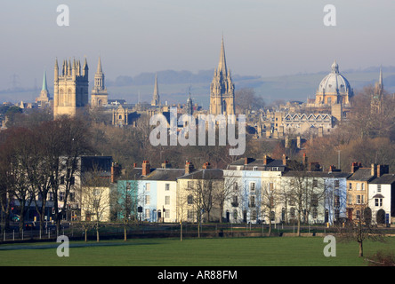 Blick auf die Skyline der Oxford Universität von South Parks, Oxfordshire, Vereinigtes Königreich Stockfoto