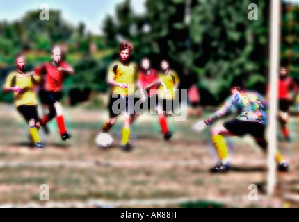 Jungen Liga wenig Fußball-Spiel Stockfoto