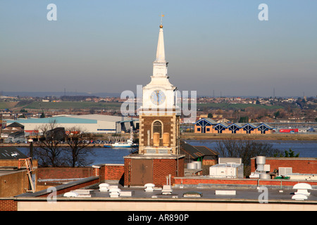 Blick über Gravesend auf dem Dach Kirche Fluss Themse Kent England uk gb Stockfoto