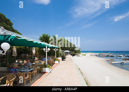 Strandrestaurant, Pinarello, in der Nähe von Porto-Vecchio, Korsika, Frankreich Stockfoto