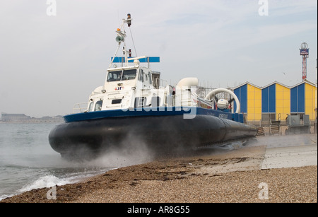 Die AP1 88 100 Hovercraft Dienst ausgeführt von Hoverspeed zwischen Portsmouth Southsea und Ryde auf der Ilse Wight Stockfoto