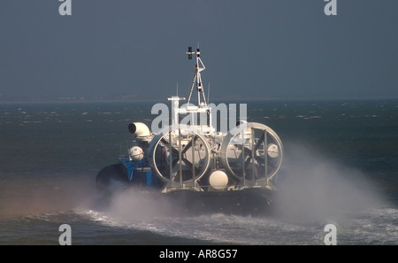 Die AP1 88 100 Hovercraft Dienst ausgeführt von Hoverspeed zwischen Portsmouth Southsea und Ryde auf der Ilse Wight Stockfoto