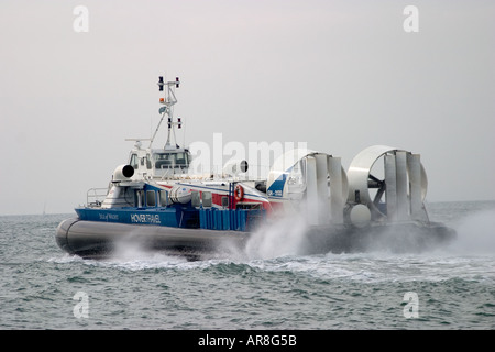 Die AP1 88 100 Hovercraft Dienst ausgeführt von Hoverspeed zwischen Portsmouth Southsea und Ryde auf der Ilse Wight Stockfoto