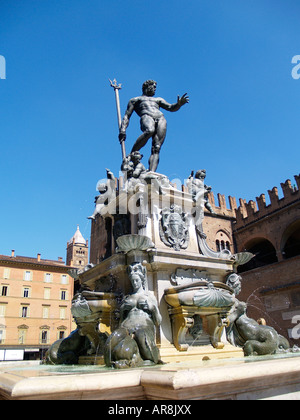 Die Figur des Neptun mit einem Dreizack von Giambologna, Neptunbrunnen, Bologna, Emilia Romagna Italien. Stockfoto