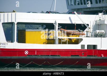 Fahrzeugdecks auf der Isle Of Wight Fähre in West Cowes Stockfoto