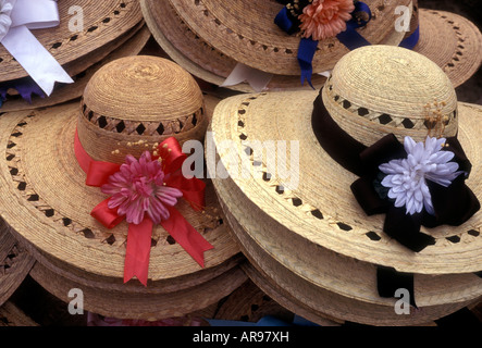 Strohhut, Stroh Hüte, Hut, Mützen, Hüte, Hüte auf Verkauf, Markt, Markt, Mercado, Stadt von Patzcuaro, Patzcuaro, Michoacán, Mexiko Stockfoto