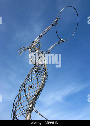 Thanksgiving Leuchtturm Skulptur Leuchtfeuer der Hoffnung des Künstlers Andy Scott hält die Schleife empor in Danksagung quadratische Belfast Stockfoto