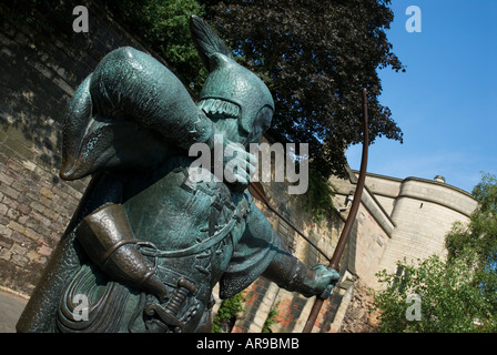 Bild von Robin Hoods Statue außerhalb von Nottingham Castle in England Stockfoto