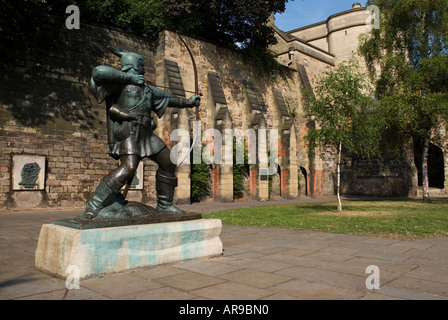 Bild von Robin Hoods Statue außerhalb von Nottingham Castle in England Stockfoto