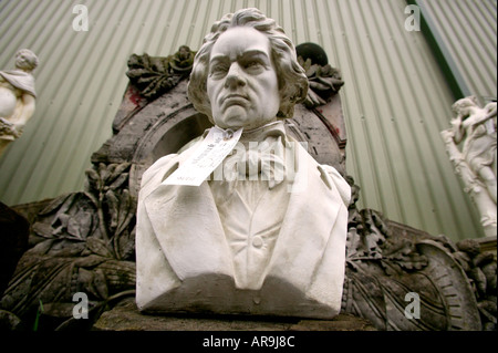 Büste von Beethoven im Soloparks Gebäude Lieferungen Hof, Cambridgeshire, Großbritannien Stockfoto