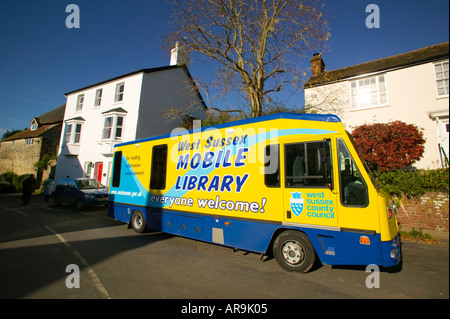 Bücherbus in Amberley Dorf East Sussex Stockfoto