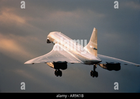 BAC BAE Aerospatiale Concorde Überschall-Jet Schub Abgasbelastung Rauchen British Airways von London Heathrow Airport, Nt Stockfoto
