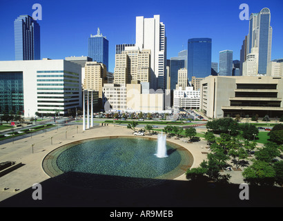 City Hall Plaza Brunnen in der Innenstadt von Dallas Stockfoto