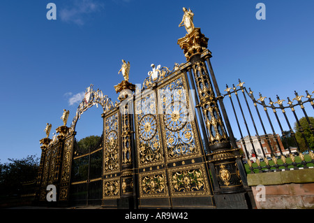 Warrington Rathaus golden gates Cheshire England UK Stockfoto