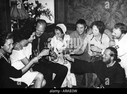 Juergens, Curd, 13.12.15 - 18.2.1982, deutscher Schauspieler, halbe Länge, Hochzeitsfeier mit seiner Frau Simone Bicheron, Maria Schell, Helmut Käutner, Zell an der Mosel, 14.9.1958, Stockfoto