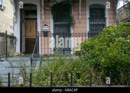 Verlassenes Haus beschädigt durch Hurrikan Katrina New Orleans Louisiana USA Stockfoto