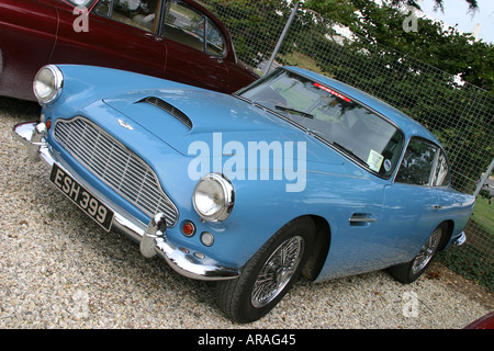 Aston Martin DB4 bei Goodwood Revival, Sussex, UK Stockfoto