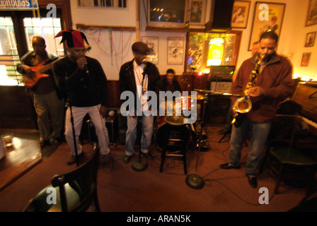 Zydeco Band im Dos Jefes Club in New Orleans Louisiana USA Stockfoto