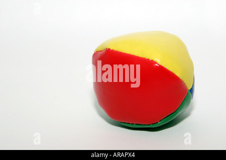 Jonglierball auf weißem Hintergrund Stockfoto