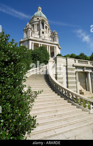 Schritte und Ashton Memorial Lancaster Lancashire Stockfoto