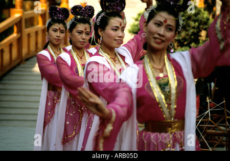 Chinesische Frauen in traditioneller Tracht Stockfoto