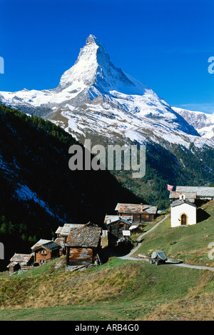 Dorf in der Nähe von Matterhorn, Wallis, Schweiz Stockfoto