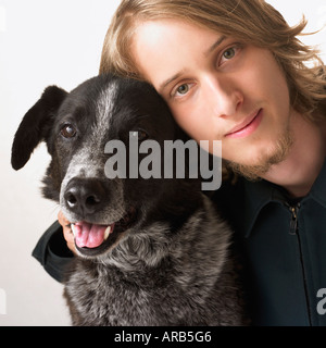 Porträt von Teen mit Hund Stockfoto