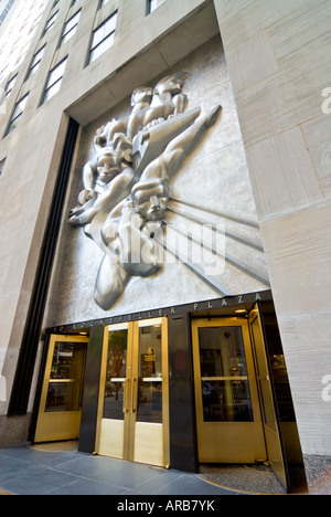 News von Isamu Noguchi, Associated Press Building, Rockefeller Center, New York City Stockfoto