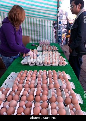 Marktstand verkauften Eiern Epsom Surrey England Stockfoto