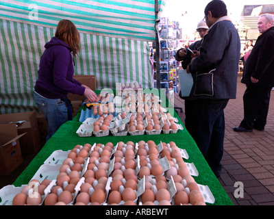 Marktstand verkauften Eiern Epsom Surrey England Stockfoto