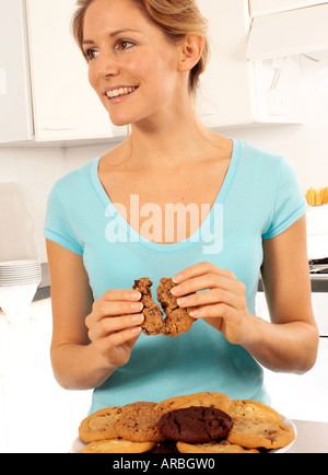 FRAU ESSEN COOKIES Stockfoto