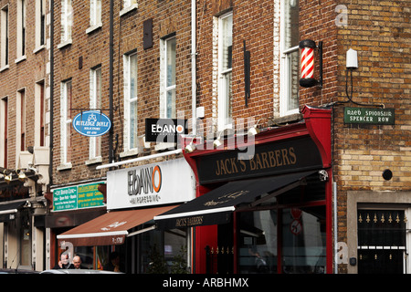 Friseur an der Straßenecke in der Stadt Dublin, County Dublin, Republik Irland, Europa Stockfoto