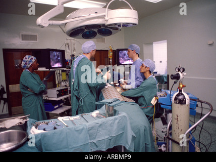 Schlüsselloch-Chirurgie in einem Krankenhaus in der britischen National Health Service Stockfoto