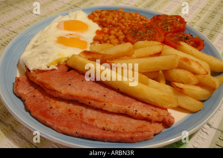 Schinken, Ei und Pommes Stockfoto