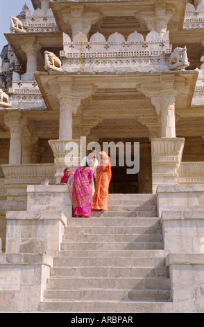 Die Jain-Tempel von Chaumukha erbaut im 14. Jahrhundert, Ranakpur, Rajasthan, Indien Stockfoto