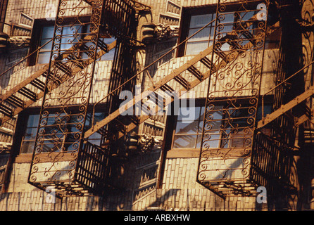 Detail des Gebäudes mit Feuerleiter, Manhattan, New York City, USA Stockfoto