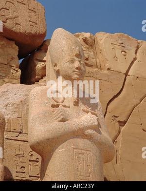 Statue des Mittleren Reiches Pharoah, Karnak Tempel, Luxor, Ägypten Stockfoto