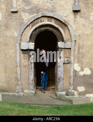 Sächsischen Tür am All Saints Church, Earls Barton, Northamptonshire, England Stockfoto