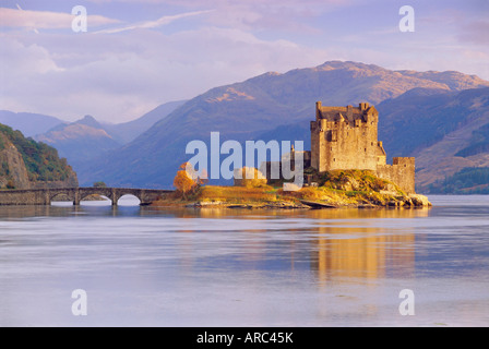 Eilean Donan (Eilean Donnan) Burg, Dornie, Highlands Region, Schottland, UK, Europa Stockfoto