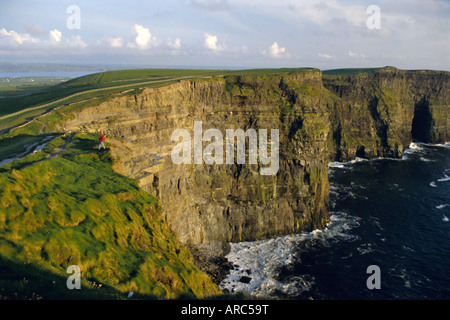 Klippen von Moher, County Clare, Munster, Irland (Eire), Europa Stockfoto