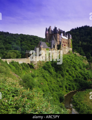 Burg Eltz in der Nähe von Cochem, Rheinland-Pfalz, Deutschland, Europa Stockfoto