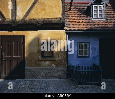 Bunte Altbauten in Golden Lane, Prag, Tschechische Republik, Europa Stockfoto