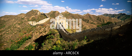 Erhöhten Panoramablick von der Jinshanling-Abschnitt der Great Wall Of China, UNESCO-Weltkulturerbe in der Nähe von Peking, China Stockfoto