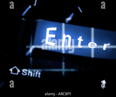 Nahaufnahme Bild einer Computer-Tastatur - blaue Taste eingeben Stockfoto