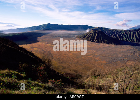 Vulkanlandschaft, Nationalpark Bromo-Tengger-Semeru (Bromo-Tengger-Semeru), Java, Indonesien, Südostasien, Asien Stockfoto