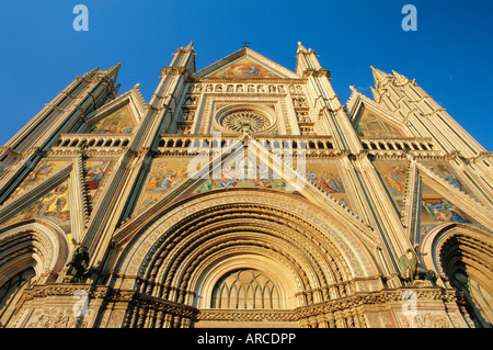 Fassade der Kathedrale, Orvieto, Umbrien, Italien Stockfoto