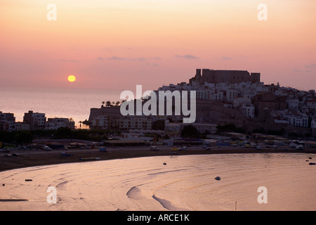 Sonnenaufgang über der Zitadelle und Burg, Peniscola, Costa del Alzahar, Valencia, Spanien, Mittelmeer, Europa Stockfoto