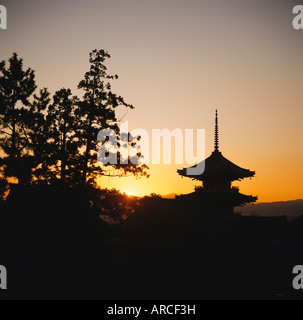 Kiyomizu-Dera Tempel von 1633, die Pagode bei Sonnenuntergang, Kyoto, Kansai, Japan Stockfoto