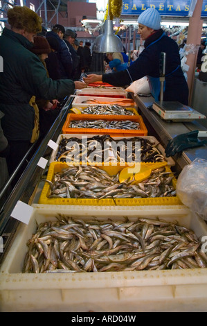 Fischen Sie am Centraltirgus Markthalle in Riga Lettland EU Stockfoto