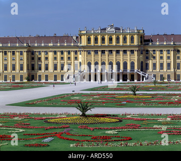 Wien, Schloß Schönbrunn, Gartenfassade Stockfoto